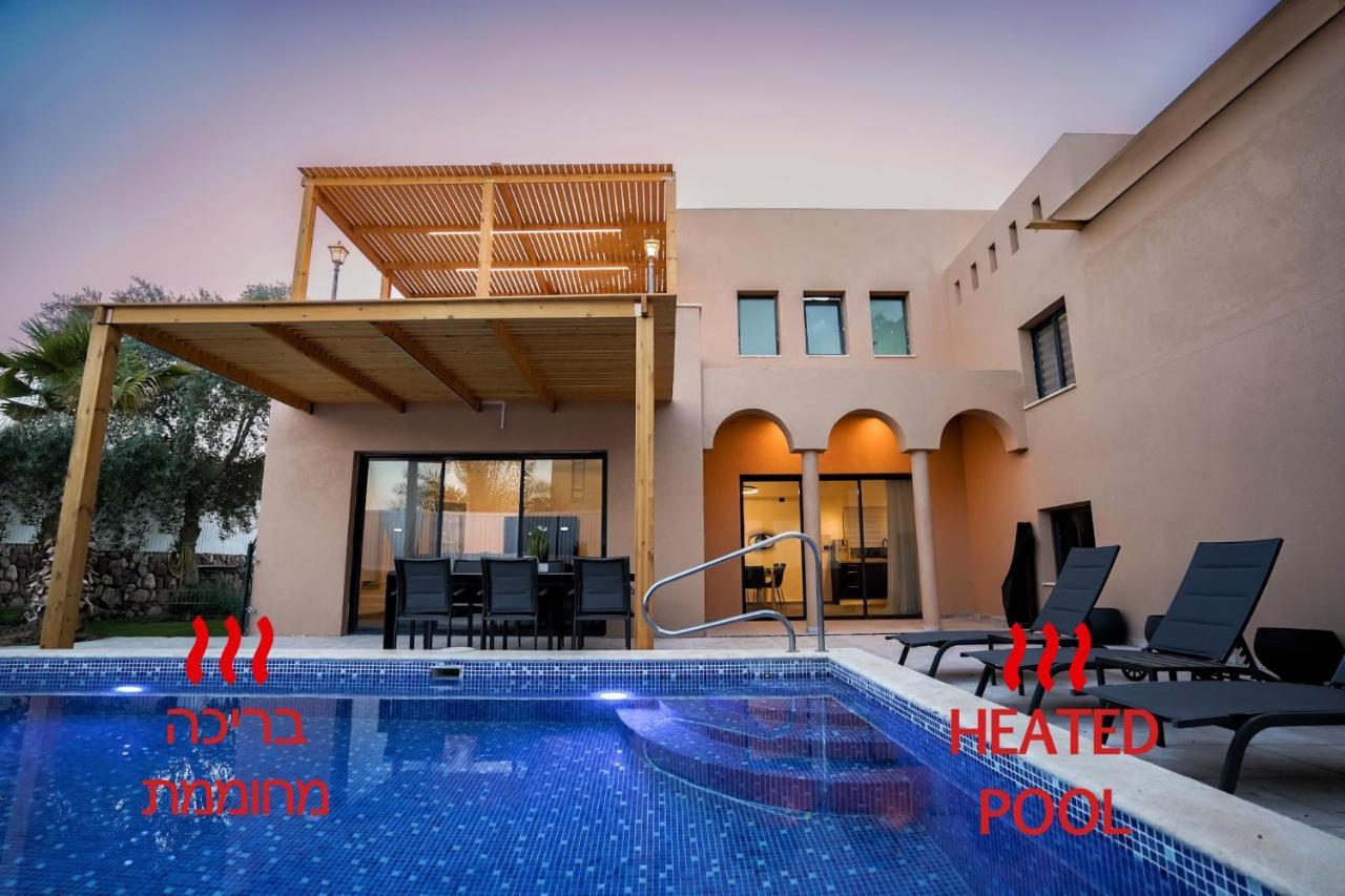 וילה רוני בריכה מחוממת Villa Roni Heated Pool Eilat Exteriör bild
